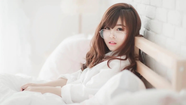 半岛bandao体育屈伸滑板新玩法！双杠臂屈伸滑板让你酷炫健身